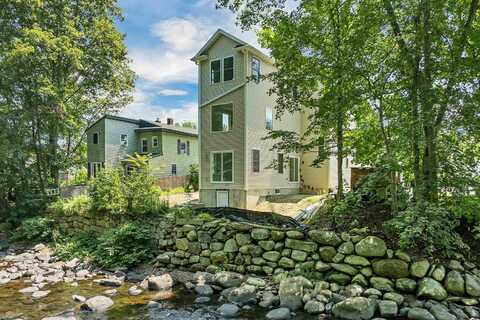 27 Island Street, Wilton, NH 03086