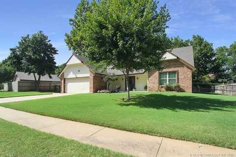 124 W Albuquerque Street, Broken Arrow, OK 74011