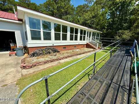 195 Firetower Road, Beaufort, NC 28516