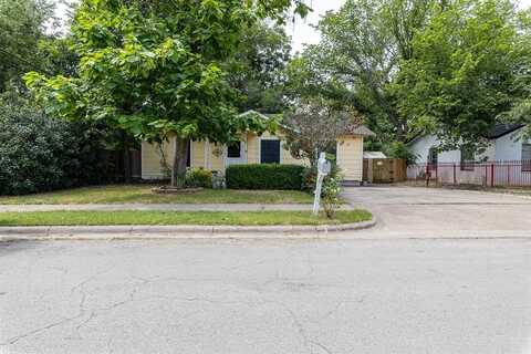 3528 Kellis Street, Fort Worth, TX 76119