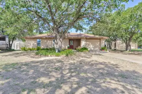 1801 Country Club Road, Bowie, TX 76230