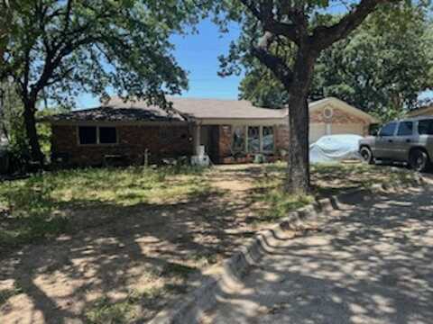 1412 Grantland Circle, Fort Worth, TX 76112