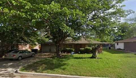 340 Natchez Trace, Fort Worth, TX 76134