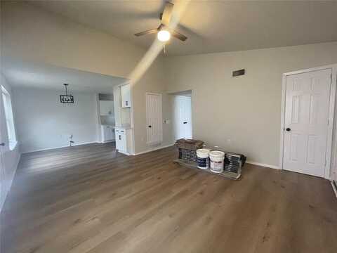 441 N Cowan Avenue, Lewisville, TX 75057