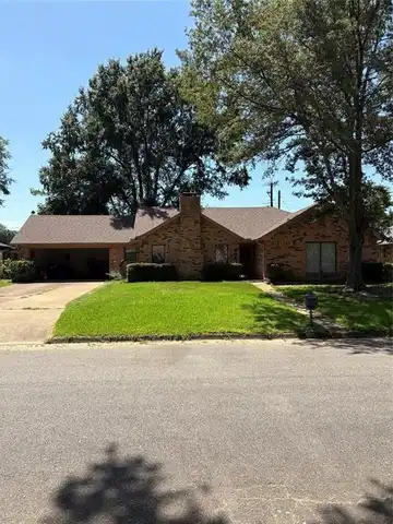 605 32nd Street NE, Paris, TX 75460