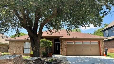 6104 Fern Meadow Road, Arlington, TX 76017