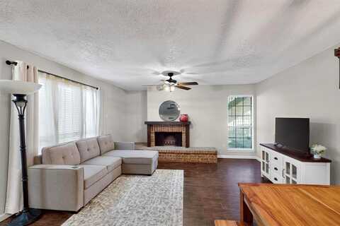 9611 Walnut Street, Dallas, TX 75243