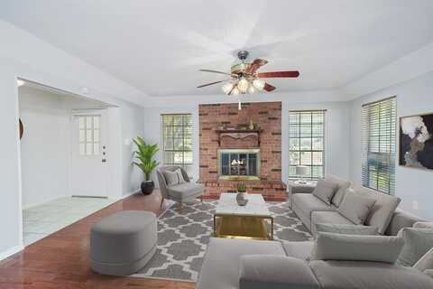 113 Diane Drive, Sanger, TX 76266