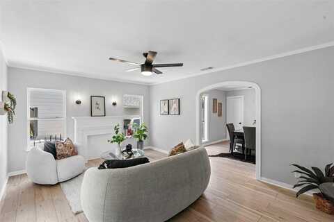 2126 Idaho Avenue, Dallas, TX 75216