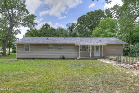 206 Timber Lane, Carl Junction, MO 64834