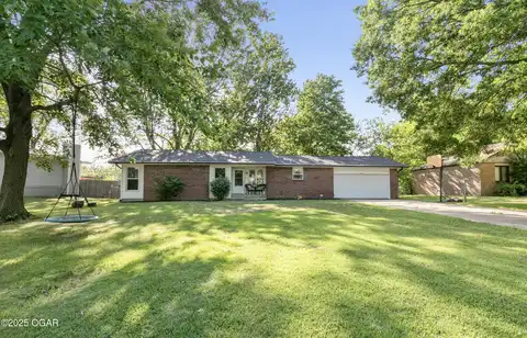 3915 College View Drive, Joplin, MO 64801