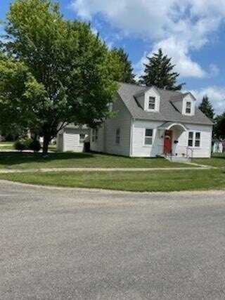 212 W Park St, Arthur, IL 61911