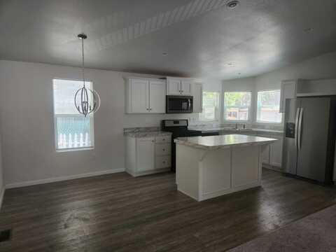 22899 Byron Rd., Crestline, CA 92325