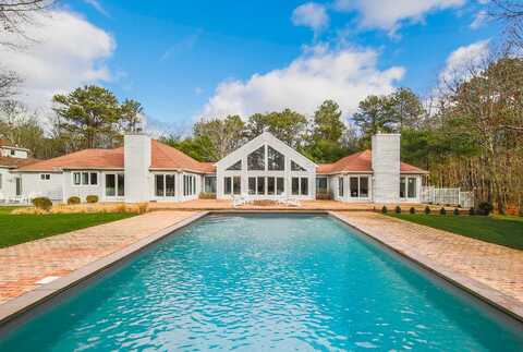 6 Quarty Circle, East Hampton, NY 11937