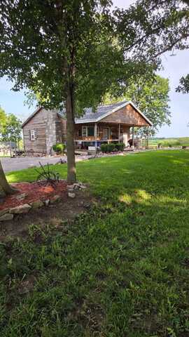 4744 NE Ridgeway Dr, Hamilton, MO 64644