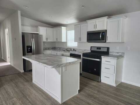 22899 Byron Rd., Crestline, CA 92325