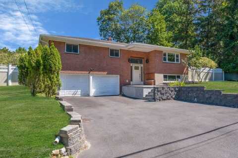 9 Undine Road, Rocky Point, NY 11778