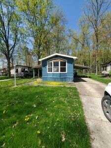320 Ashwood Avenue, Elyria, OH 44035