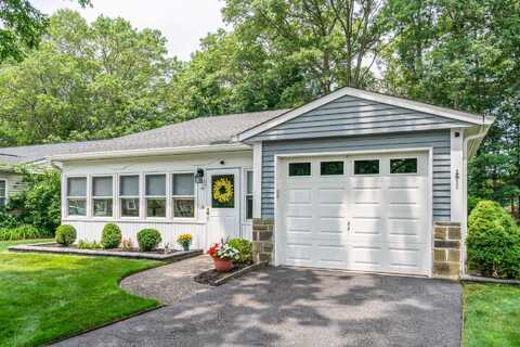 186 Canterbury Drive, Ridge, NY 11961