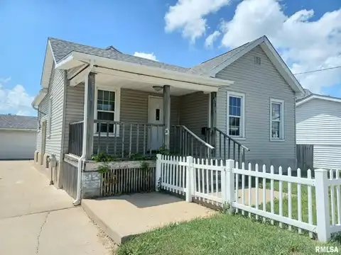62 N 5TH Avenue, Canton, IL 61520