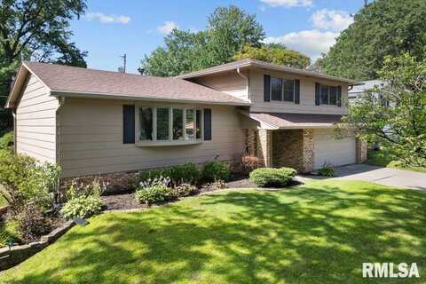 1551 FOREST HILLS Road, Bettendorf, IA 52722