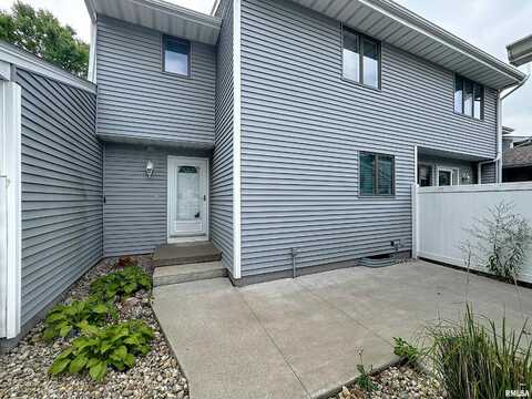 3518 CEDARVIEW Court, Bettendorf, IA 52722