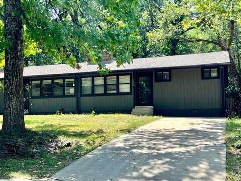 1649 E Hammond ST, Fayetteville, AR 72701