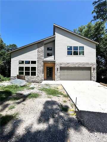 2 Barnet LN, Bella Vista, AR 72714