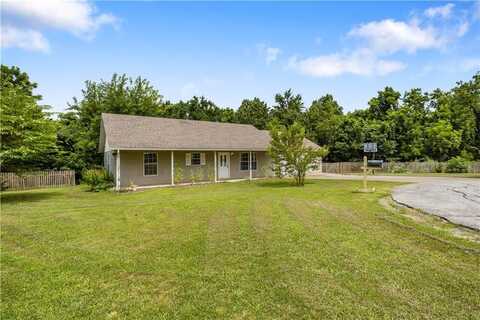 2015 McNair ST, Pea Ridge, AR 72751