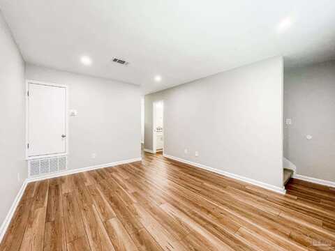 2106 Schwab Ct, Pensacola, FL 32504