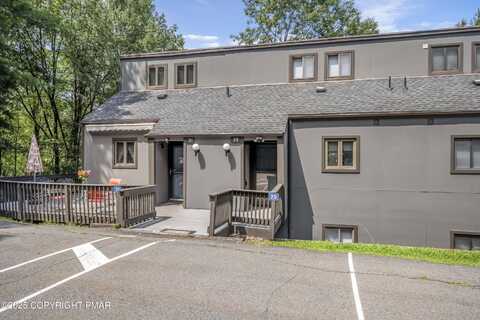 29 Middle Village Way, Tannersville, PA 18372