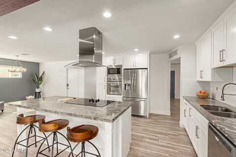 6907 E PORTLAND Street, Scottsdale, AZ 85257
