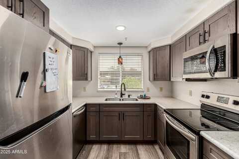1825 W RAY Road, Chandler, AZ 85224