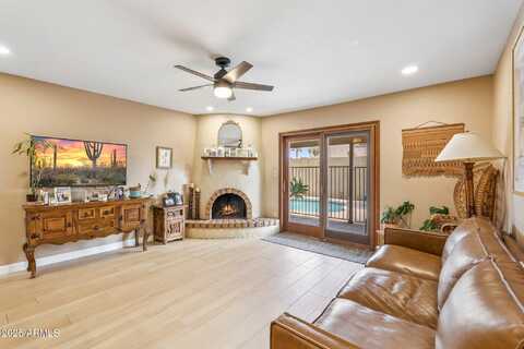 10775 E CLINTON Street, Scottsdale, AZ 85259