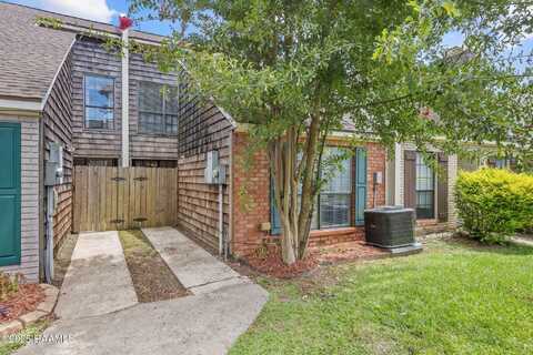 208 Long Plantation Boulevard, Lafayette, LA 70508