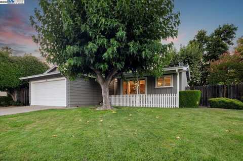 4151 Alvarado St, Pleasanton, CA 94566