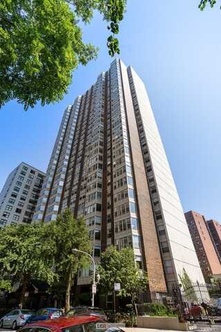 525 W. Hawthorne Place, Chicago, IL 60657