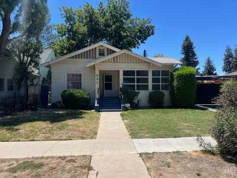 321 Oleander Avenue, Bakersfield, CA 93304
