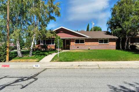 700 Mulberry Street, Tehachapi, CA 93561