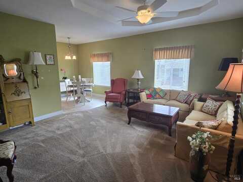 71 Oriole Way, Santa Rosa, CA 95409