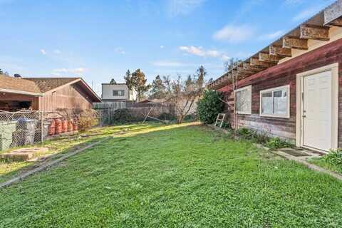 831 Cypress Avenue, Ukiah, CA 95482
