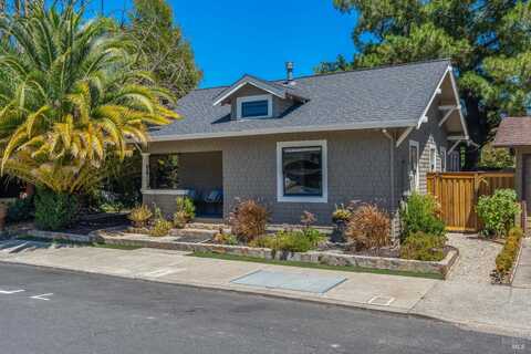 928 Warren Street, Napa, CA 94559