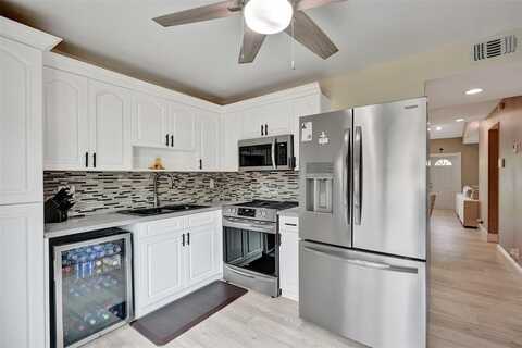 11103 NW 37th St, Sunrise, FL 33351