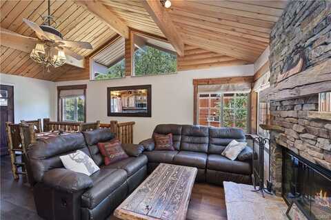 1212 South Minton Avenue, Big Bear City, CA 92314