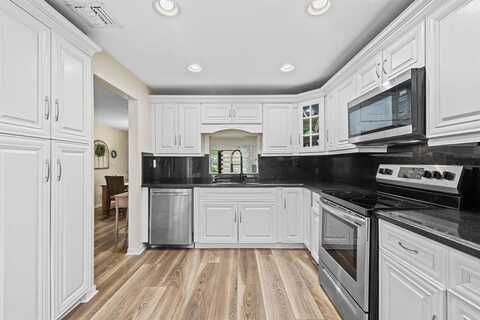 470 NW 70th Ave, Plantation, FL 33317