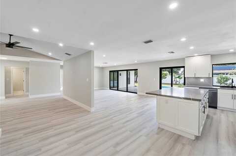 1024 NW 83rd Dr, Coral Springs, FL 33071