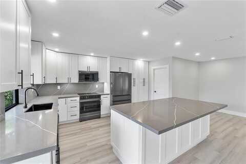 1024 NW 83rd Dr, Coral Springs, FL 33071