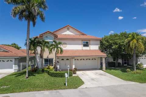 21320 Sawmill Ct, Boca Raton, FL 33498