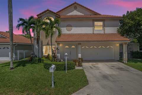21320 Sawmill Ct, Boca Raton, FL 33498