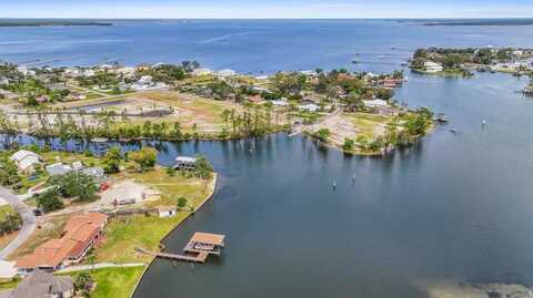 2446 Pretty Bayou Dr, Panama City, FL 32405